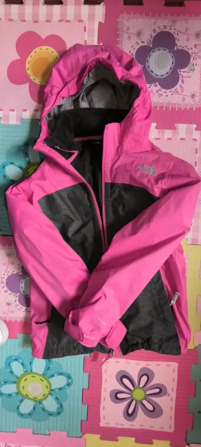 Chaqueta 3 en 1 rosa North Face talla 10-12 - miniatura 2