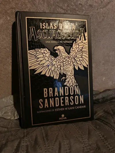 Libro 'Islas de la Ascua Oscura' - miniatura 1