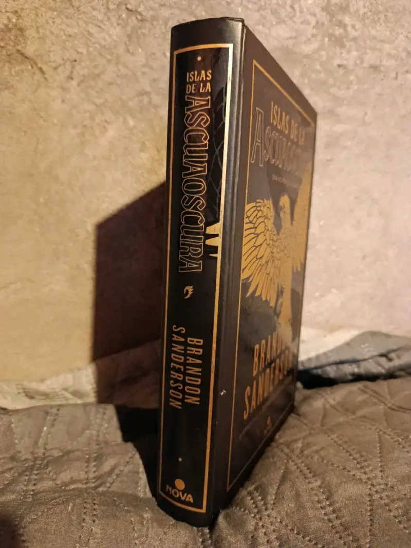 Libro 'Islas de la Ascua Oscura' - 2