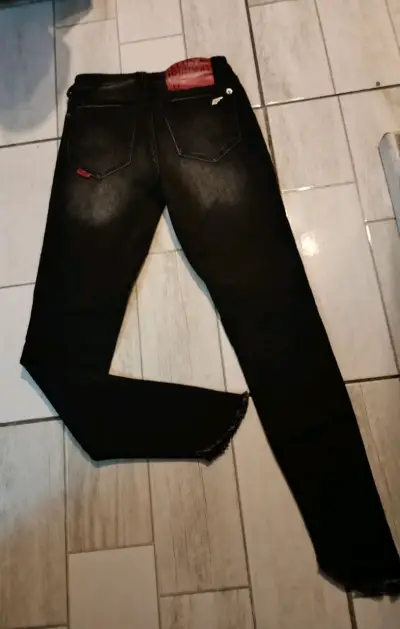 Jeans negros desgastados - miniatura 1