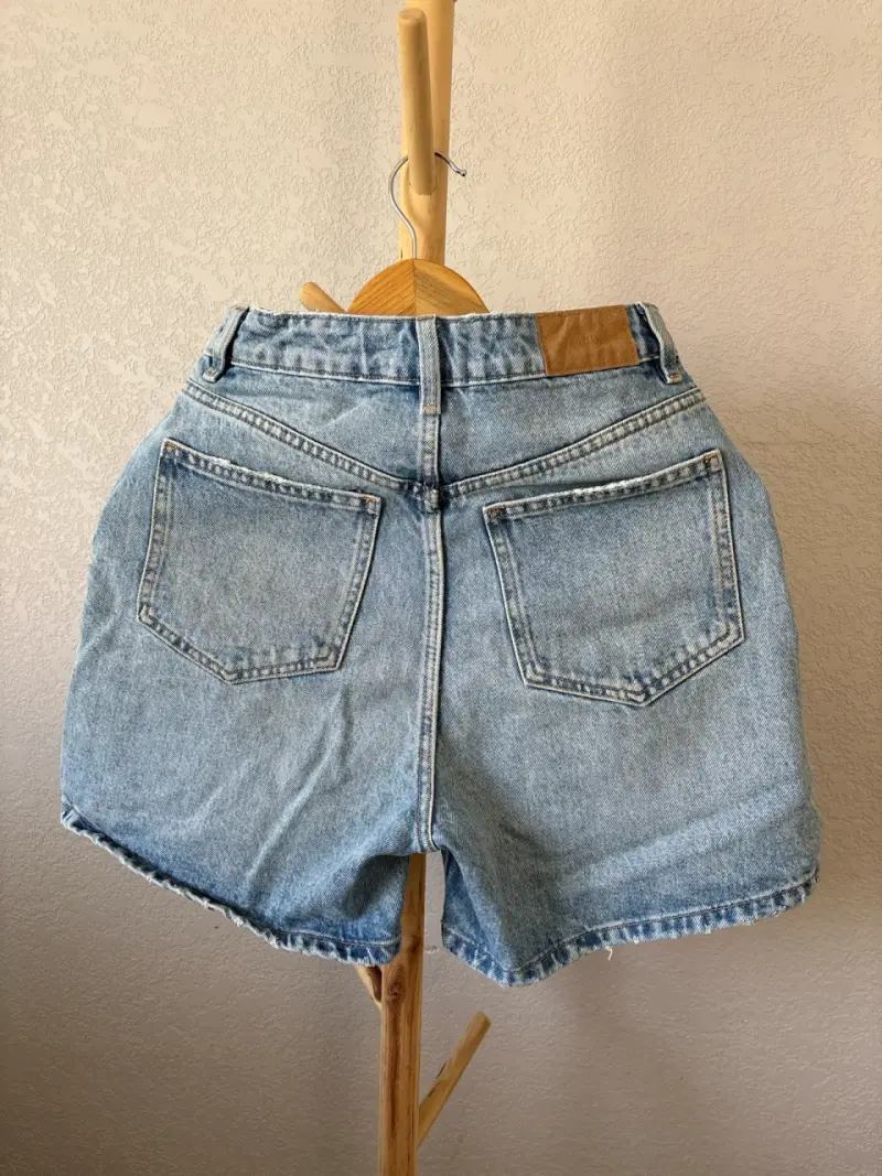 Shorts de mezclilla azul claro - 2