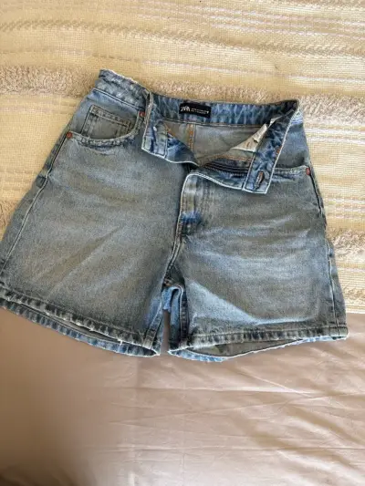 Shorts de mezclilla azul claro - miniatura 3