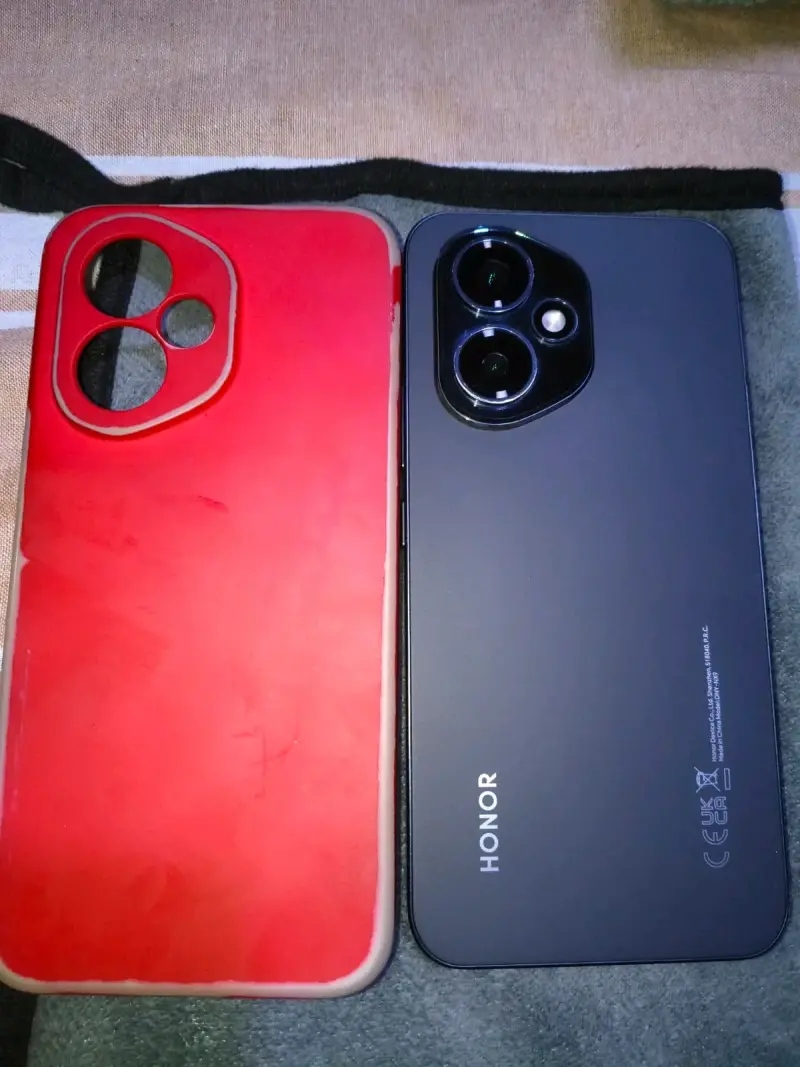 Smartphone Honor 400 con funda - 2