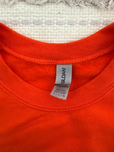 Polerón naranja con diseño sonriente - miniatura 3