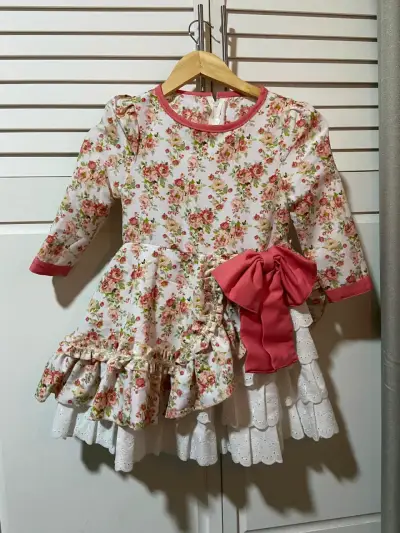 Vestido infantil floreado con lazo - miniatura 1