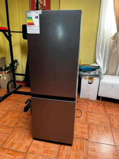 Refrigerador dos puertas gris - miniatura 2