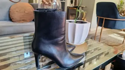 Botas negras de cuero - miniatura 2