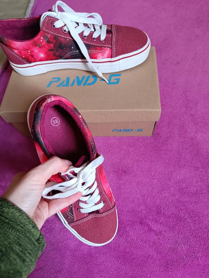 Zapatillas diseño galaxia espacial rojas - 4