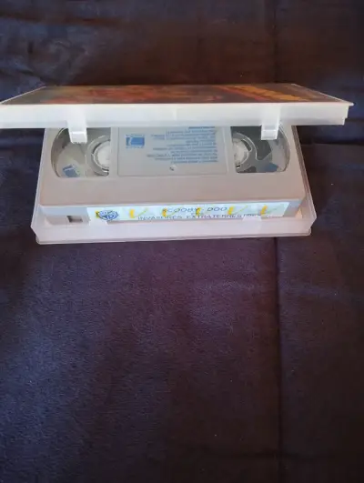 Película VHS Scooby-Doo y los Invasores Extraterrestres - miniatura 3