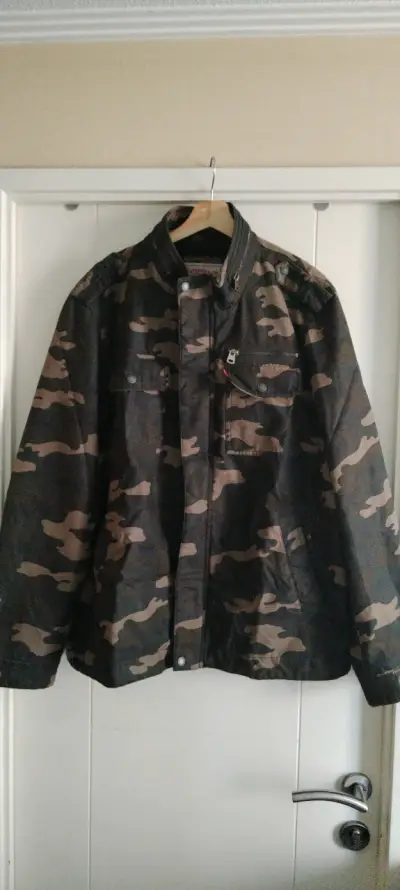 Chaqueta camuflada para hombre Levi's xl - miniatura 2