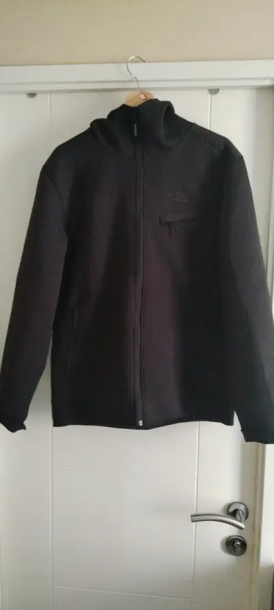 Chaqueta negra con cierre North Face - miniatura 1