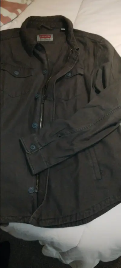 Chaqueta marrón con bolsillos Levi's nueva sin eti - miniatura 2