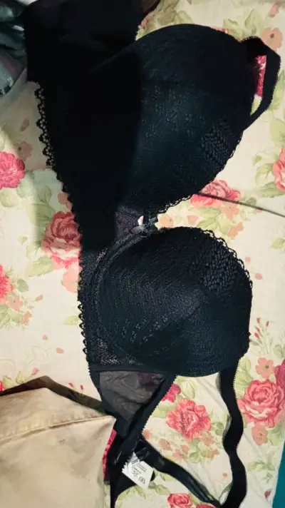 Sostenes rojos y negros con soporte - miniatura 3