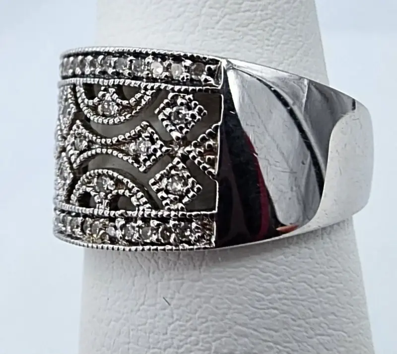 Anillo de plata con puntos de diamantes - 6