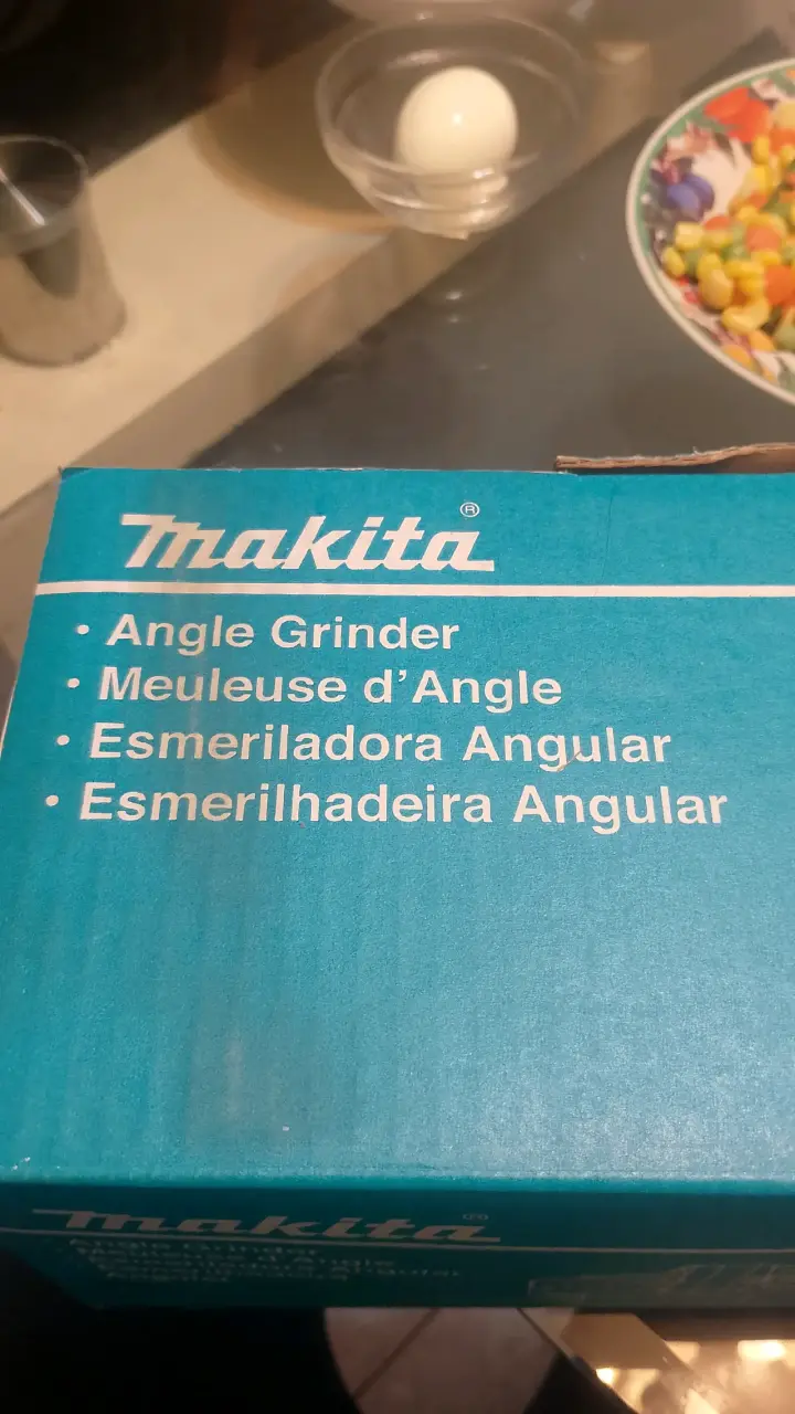 Esmeril angular en caja - 6