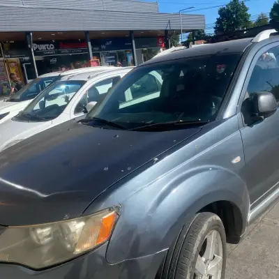 Mitsubishi Outlander - miniatura 1