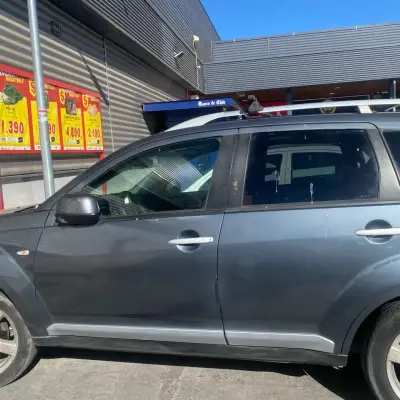 Mitsubishi Outlander - miniatura 2