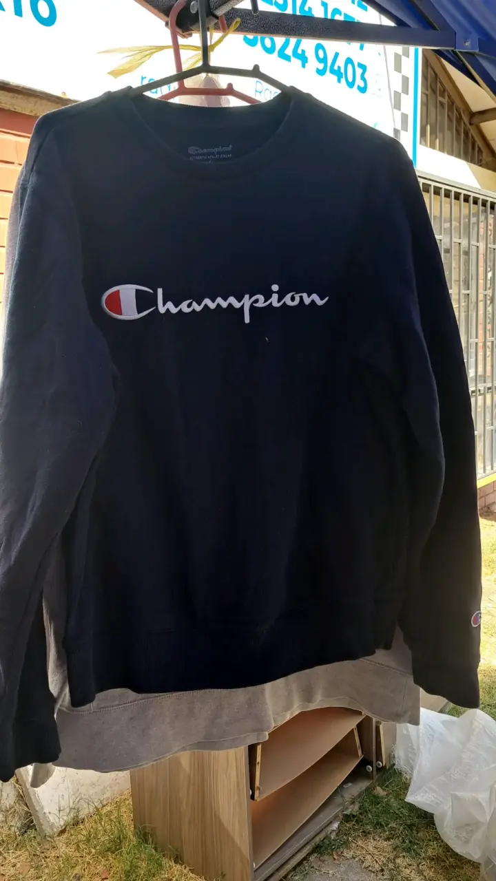 Polerón Champion negro con capucha - 6