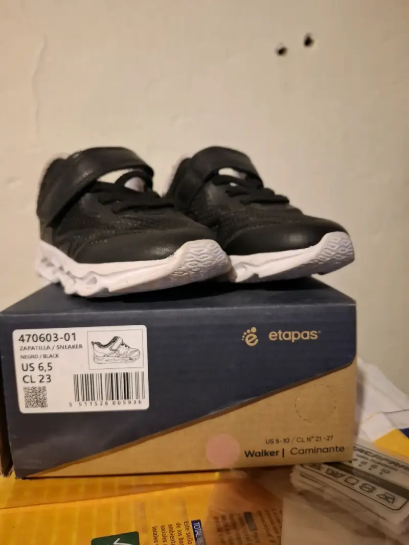 Zapatillas negras para niña