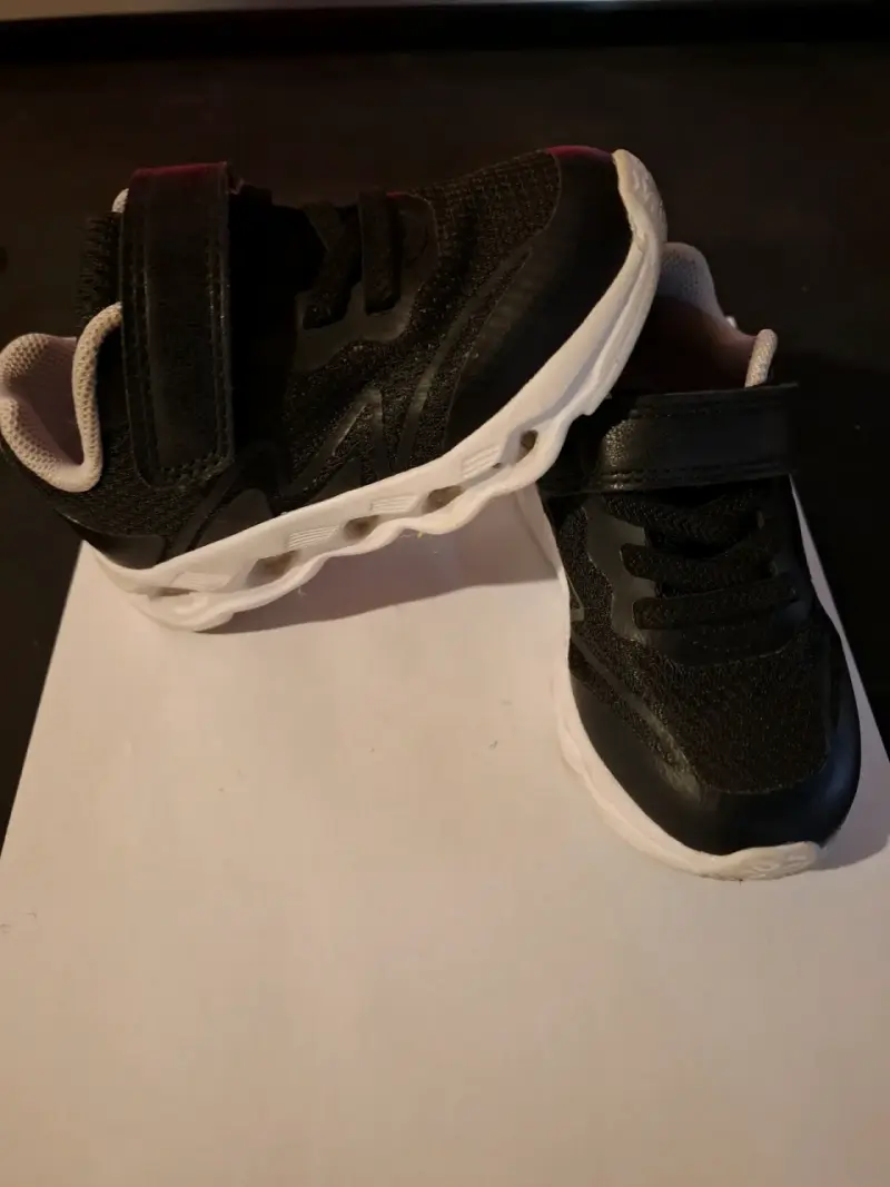 Zapatillas negras para niña - 2