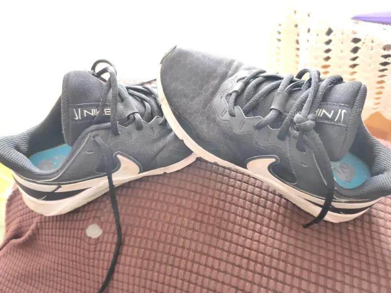 Zapatillas negras deportivas - 2