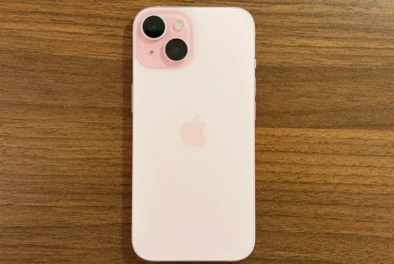 iPhone 15 rosa pálido 128gb sin detalles - 1