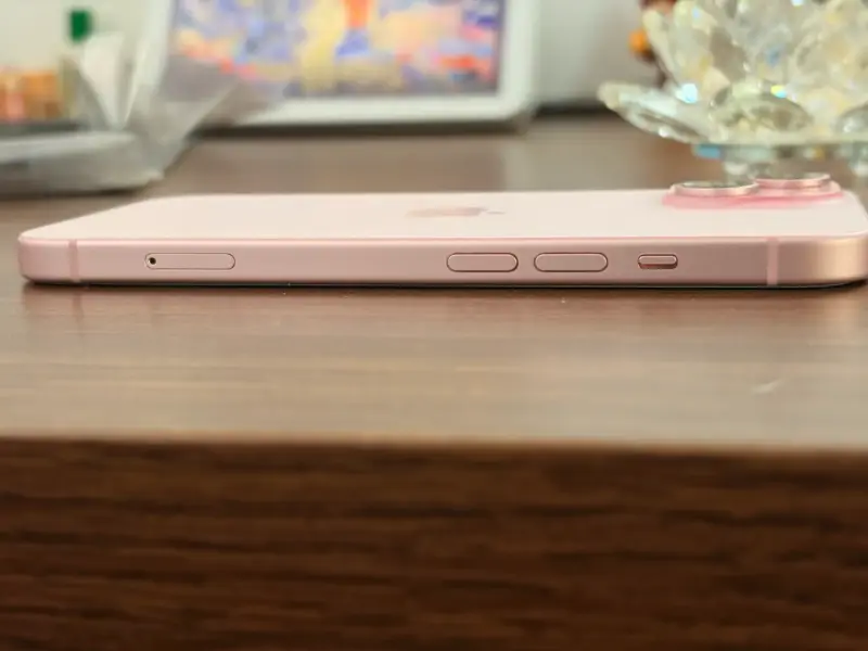 iPhone 15 rosa pálido 128gb sin detalles - 2