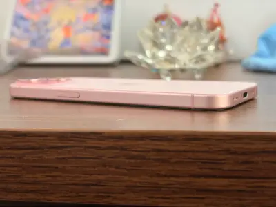 iPhone 15 rosa pálido 128gb sin detalles - miniatura 3