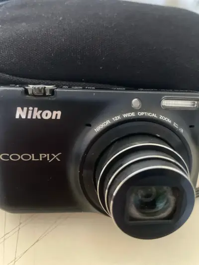 Cámara Nikon Coolpix S6500 con accesorios - miniatura 2