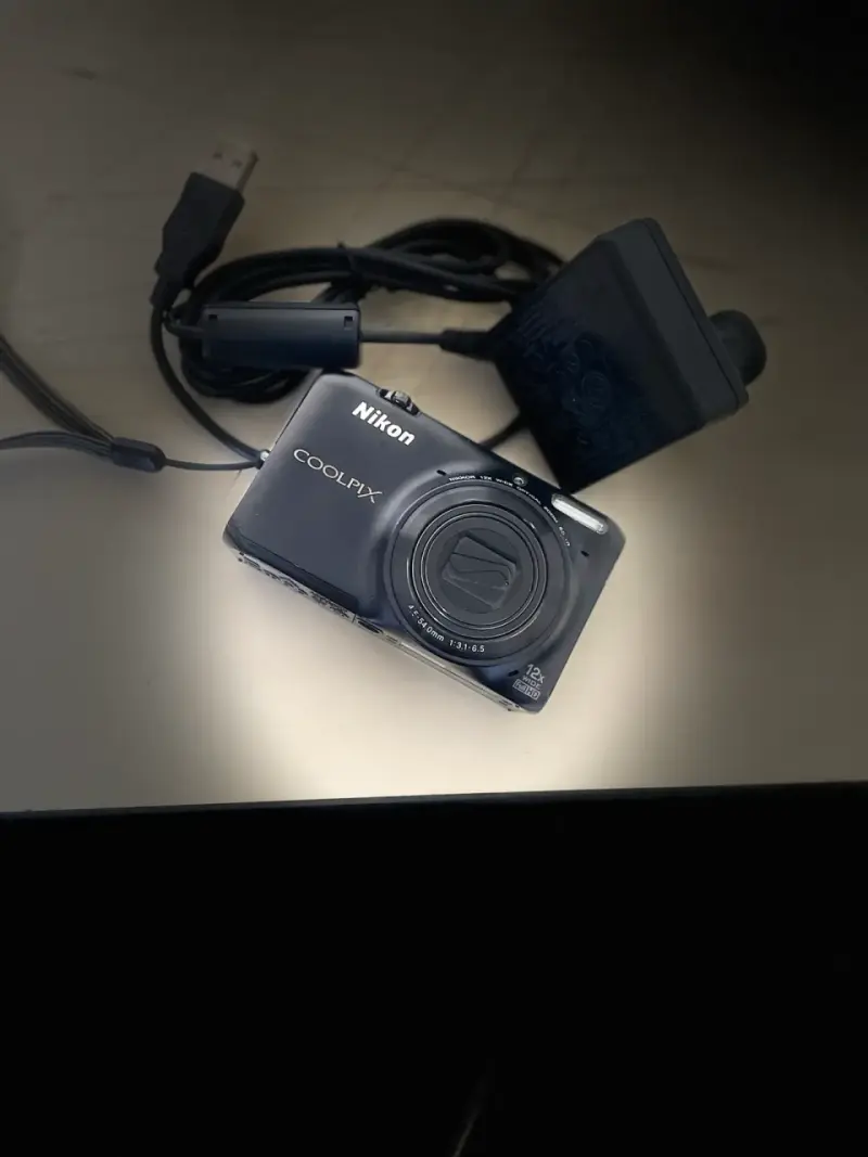 Cámara Nikon Coolpix S6500 con accesorios - 5