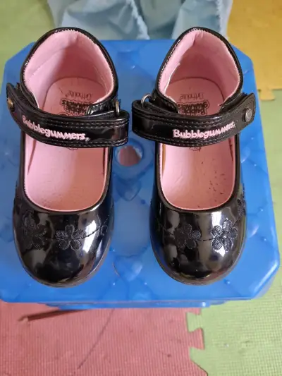 Zapatos Bubblegummers negros para niña - miniatura 1