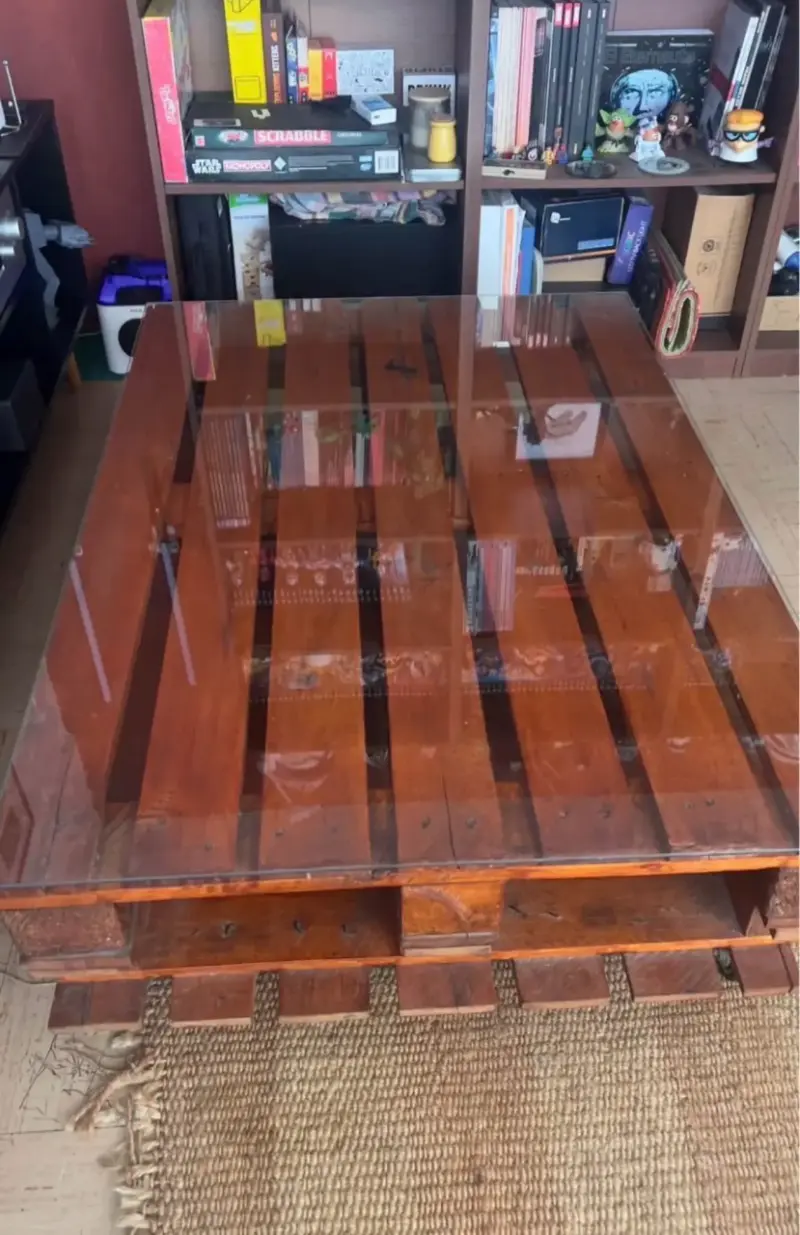 Mesa de centro con ruedas y vidrio - 3