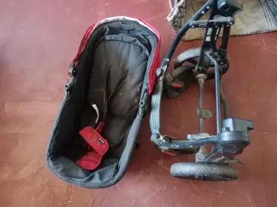 Silla de auto para bebé negra más coche - miniatura 2