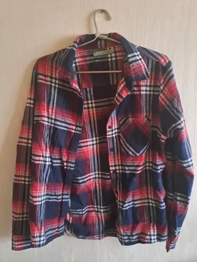 Camisa a cuadros roja y azul - miniatura 1