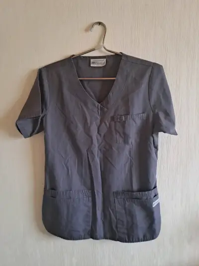 Traje clinico gris - miniatura 1