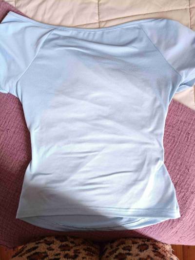 Polera celeste acinturada de mujer - miniatura 2
