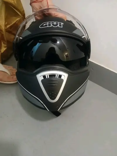 Casco de moto GIVI negro - miniatura 1