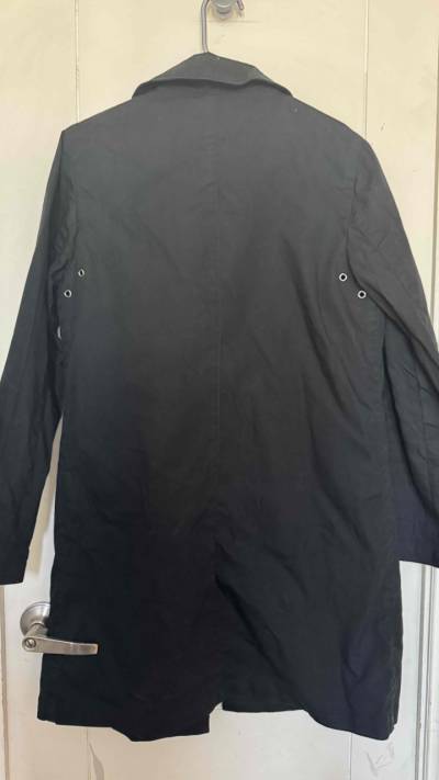 gabardina negra de algodón marca Gap respirable - miniatura 5