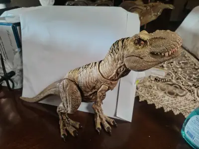 Figura de dinosaurio detallada - miniatura 5