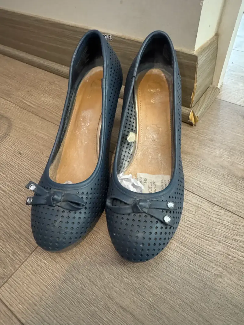 Tacones azul con perforaciones - 2