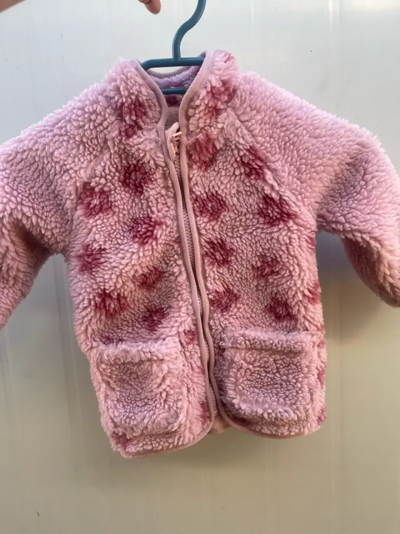 Chaqueta polar rosada infantil