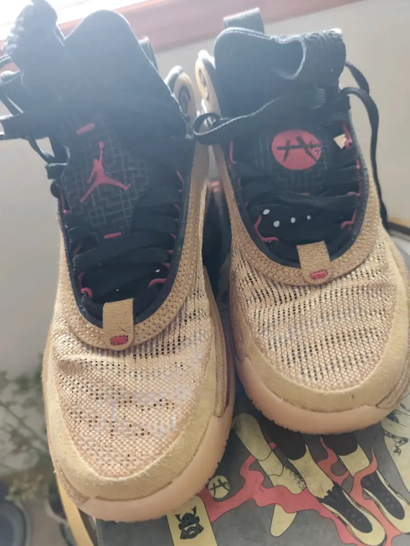 Zapatillas deportivas beige y rojas - 5