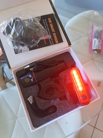 Kit ciclismo rosado con casco - miniatura 2