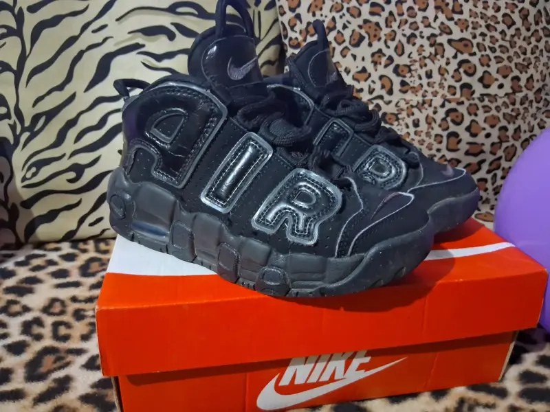 Zapatillas negras deportivas Nike - 4