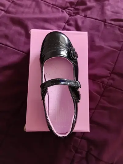 Zapato de charol negro para niña - miniatura 1