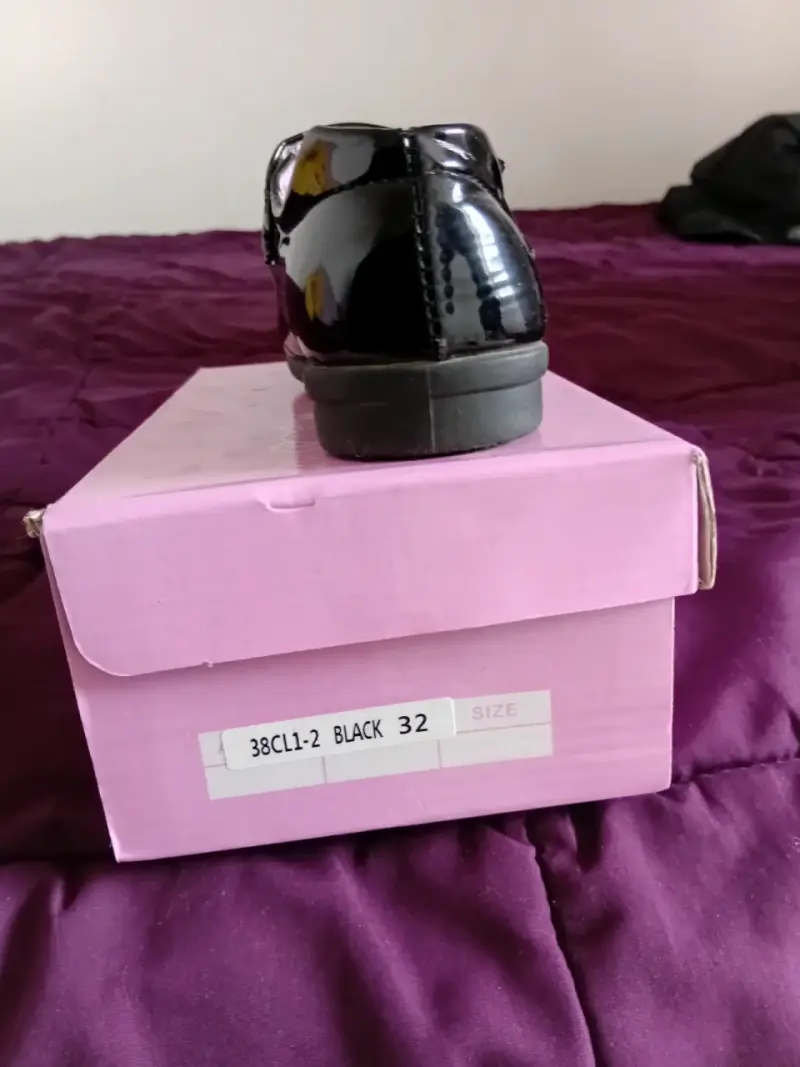 Zapato de charol negro para niña - 3