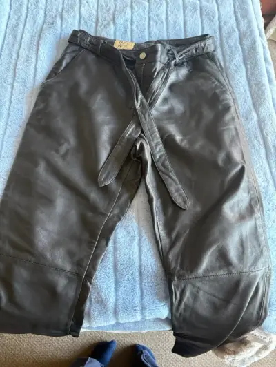 Pantalones de cuero negros Bor Boutique - miniatura 1