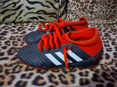 Zapatillas deportivas negras con naranjo - miniatura 2