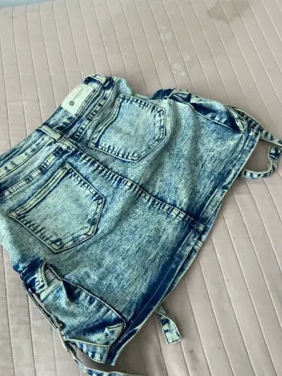 Shorts de mezclilla desgastados - miniatura 1