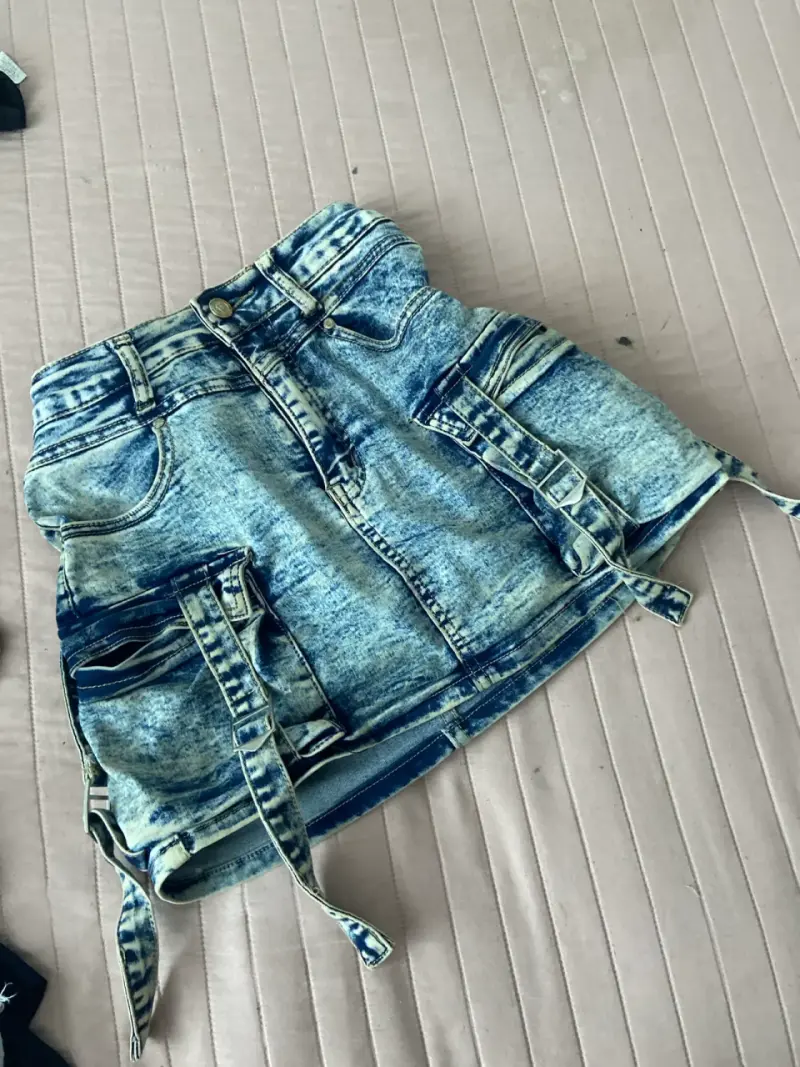 Shorts de mezclilla desgastados - 3